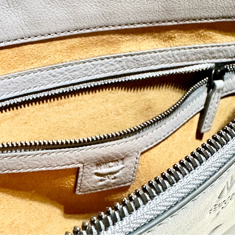 MCM Aren Wristlet Zip Pouch In Maxi Monogram Leather - Picture 7 of 9